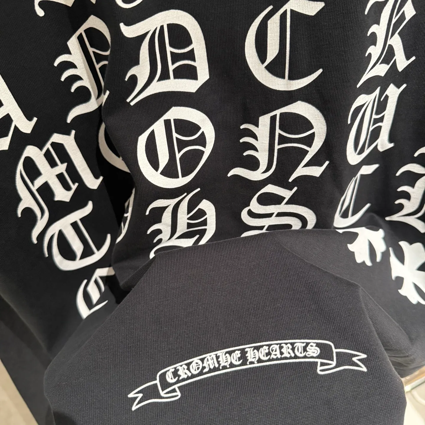 🅿️340 [Strict quality control] CH Croixin's new long-sleeved sweatshirt T-shirt. Heavy 340g double yarn fabric. Wash the whole garment twice. Frayed and torn on all four sides. Heavy fabric. The neckline is made of icy Solona. Loose fit. Deep, wide and stylish. No deformation or shrinkage. Color: 3 colors, black, white and gray. Size: M-2xl